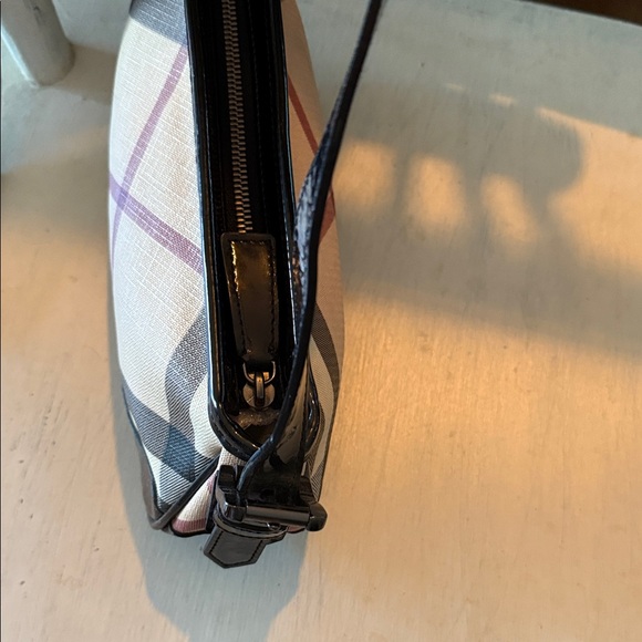 Burberry Black and Tan Shoulder Bag - Picture 3 of 13
